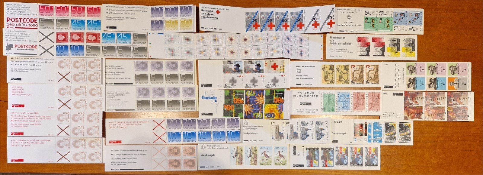 25 verschillende postzegelboekjes postfris, Ophalen of Verzenden, Na 1940, Postfris