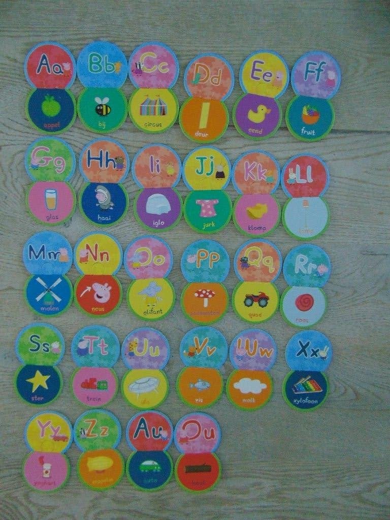 Peppa Pig letter puzzel Peppa Big letterpuzzel / memory spel, Ophalen of Verzenden, Zo goed als nieuw, Taal en Lezen