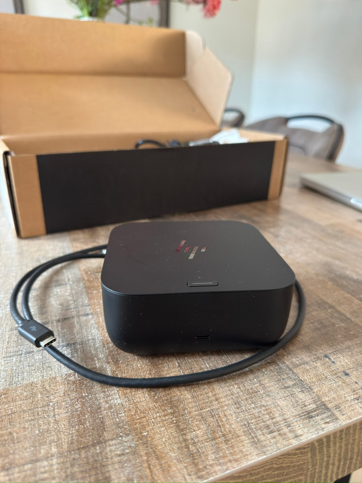 Thunderbolt Dock G6 100W, Ophalen of Verzenden, Zo goed als nieuw, Docking station, Laptop