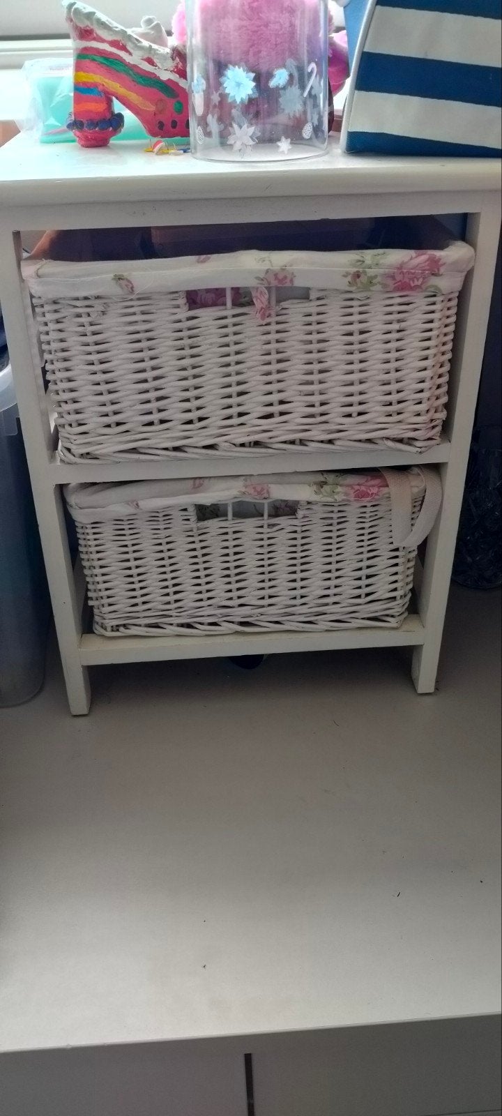 houten kastje met rieten manden, Ophalen, Gebruikt, 1 of 2 laden, 50 tot 100 cm