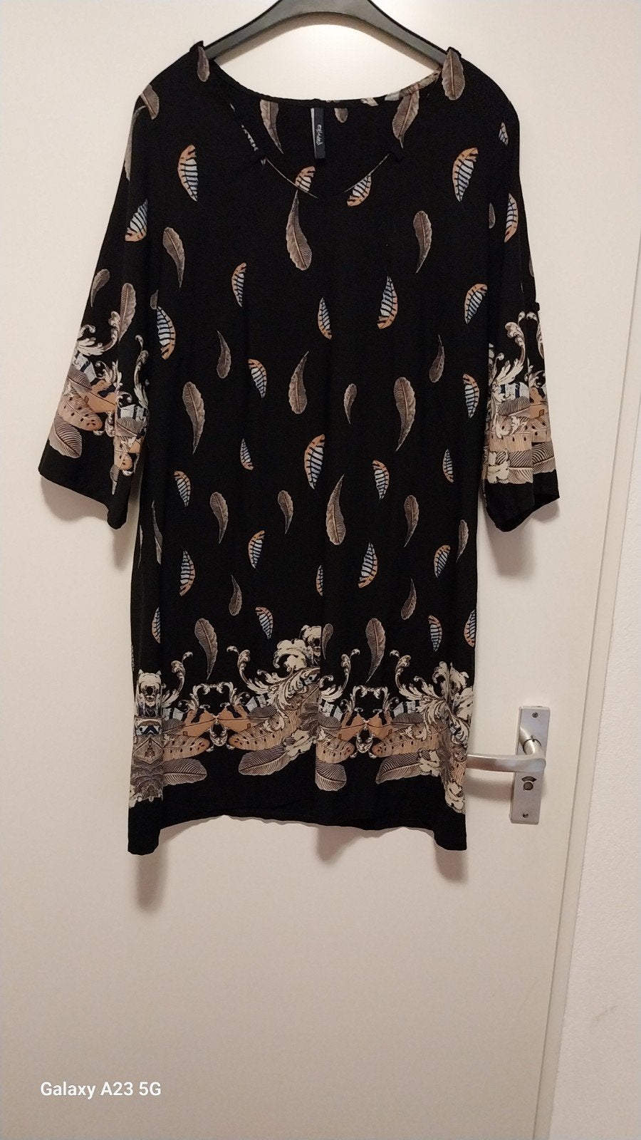 Paprika jurk met verenprint, maat 42/44, Kleding | Dames, Jurken, Zwart, Maat 42/44 (L), Ophalen of Verzenden, Paprika