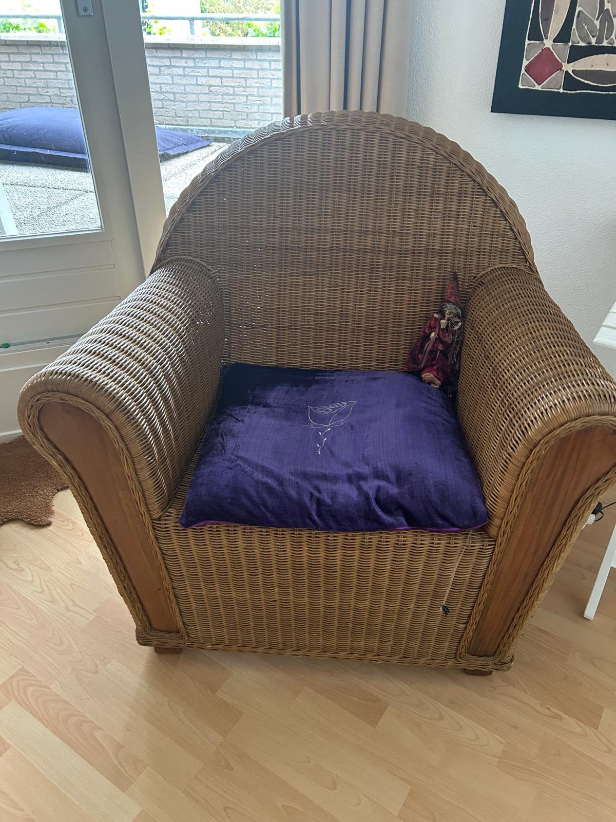 Rieten stoel / fauteuil H 100cm B 56cm D 54,5 cm, Ophalen, Zo goed als nieuw, Stoel(en)