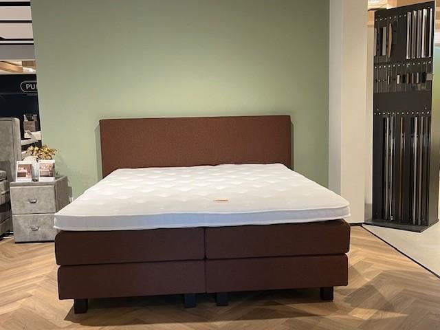 Boxspring vlak 180x210 cm in een hazel kleur, Ophalen, Sommelsdijksehaven 19, Bruin, 180 cm