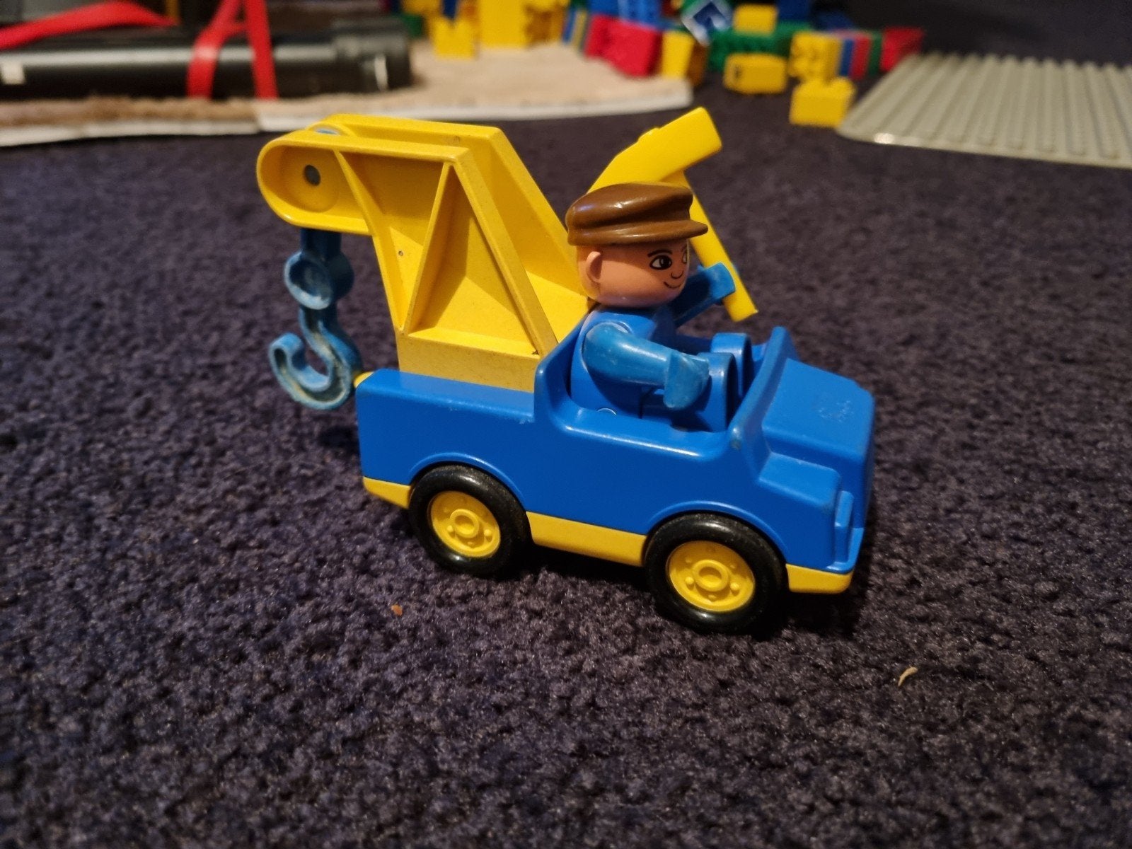 LEGO DUPLO takelwagen kraanwagen + figuur, Ophalen of Verzenden, Zo goed als nieuw