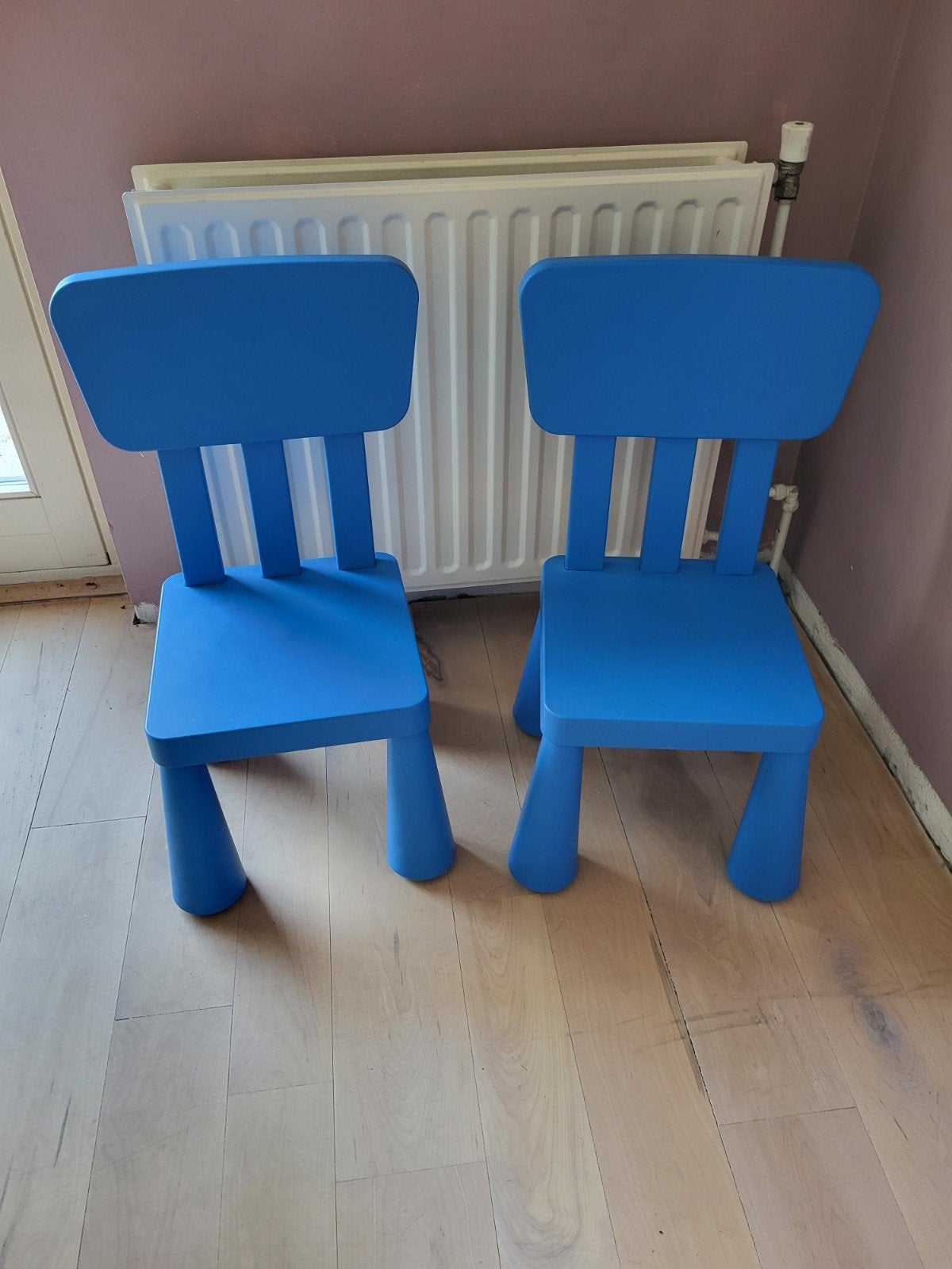 Super mooi kindertafeltje met 2 stoeltjes, Kinderen en Baby's, Ophalen, Zo goed als nieuw, Tafel(s) en Stoel(en)