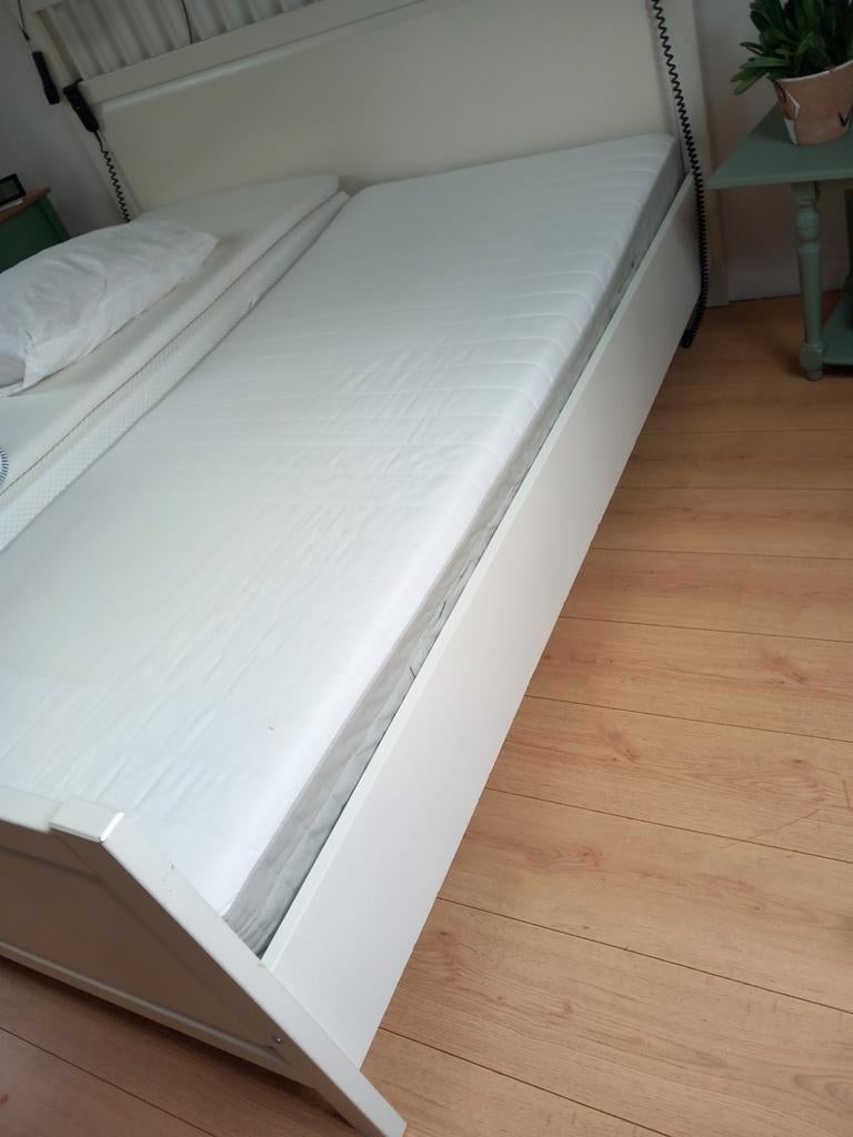 Ikea springveren matras 200x90  gebruikt voor logeerbed 15cm, Ophalen, 90 cm, Eenpersoons, Wit