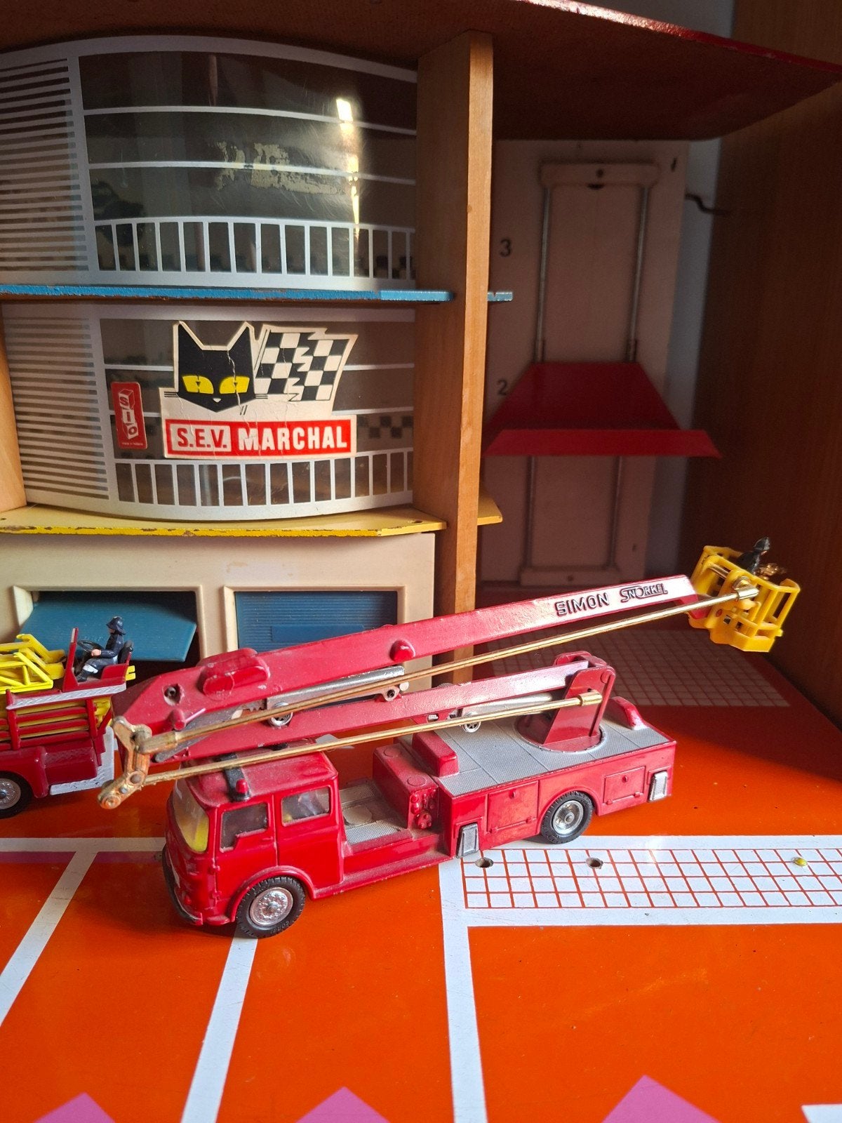 Corgi Major Toys Simon Snorkel Brandweerwagen met 6 ma, Ophalen of Verzenden, Gebruikt, Auto