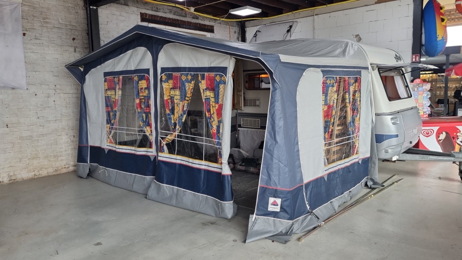 Fendt Saphir Caravan met voortent en een luifel, Standaardzit, Bedrijf, 750 - 1000 kg, Fendt