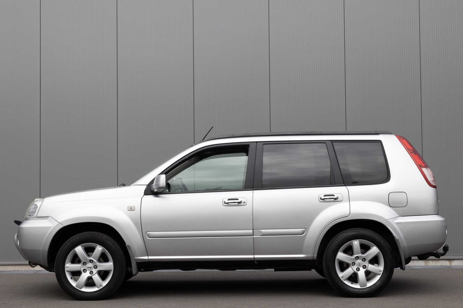 Nissan X-Trail 2.5 | 4x4 AWD | TREKHAAK | NAVI | LEDER, Auto's, Nissan, Automaat, 1350 kg, Gebruikt, Zwart