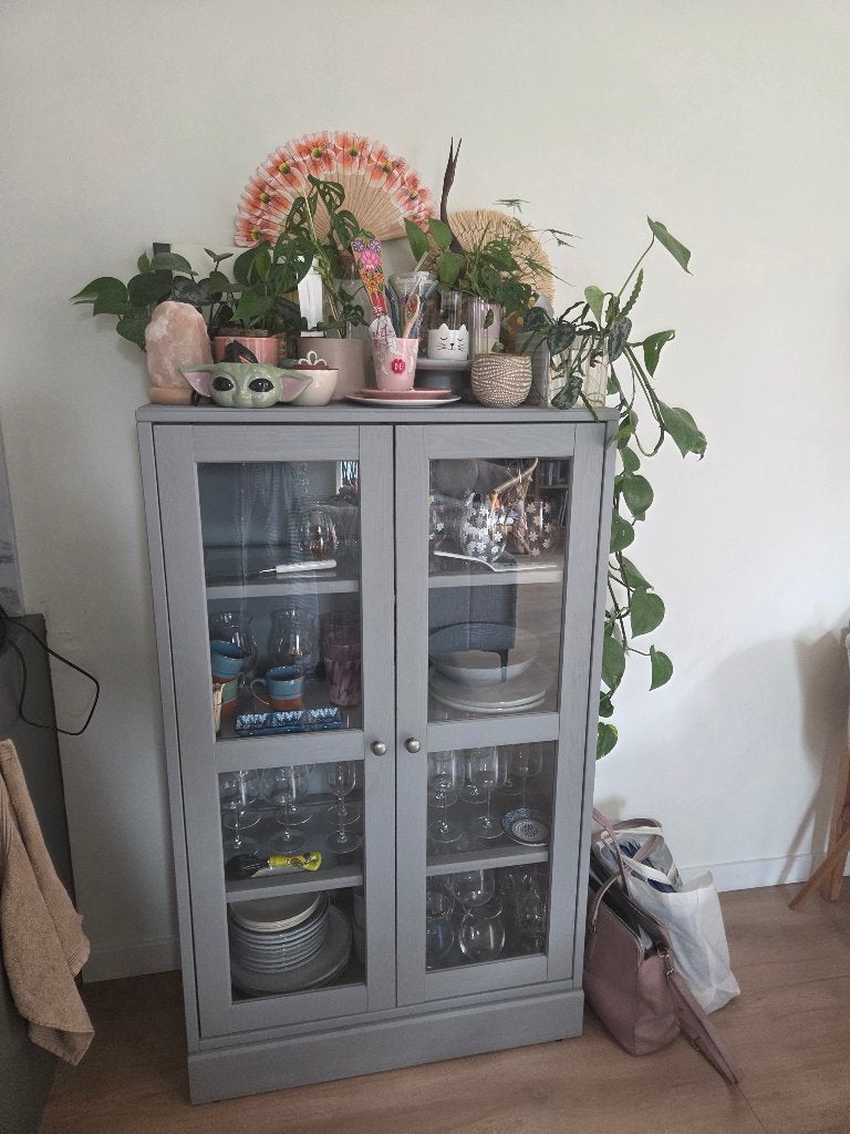 Grijze servieskast, Huis en Inrichting, Kasten | Vitrinekasten, Ophalen, 100 tot 150 cm, 50 tot 100 cm, Modern