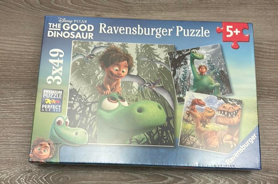 Ravensburger Disney Pixar Good dinosaur puzzel 3x 49 (Nieuw), Verzamelen, Ophalen of Verzenden, Overige figuren, Nieuw, Overige typen
