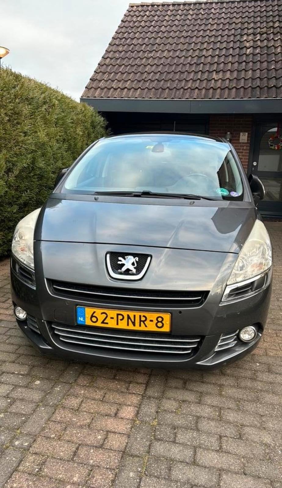 Peugeot 5008 1.6 VTI 5 PL 2011 Grijs panorama dak, benzine, Auto's, Peugeot, Voorwielaandrijving, 4 cilinders, 75 €/maand, Handgeschakeld