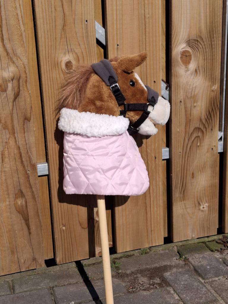 Hobbyhorse lichtbruin met halster, deken en korte stok, Ophalen of Verzenden, Gebruikt, Jongen of Meisje
