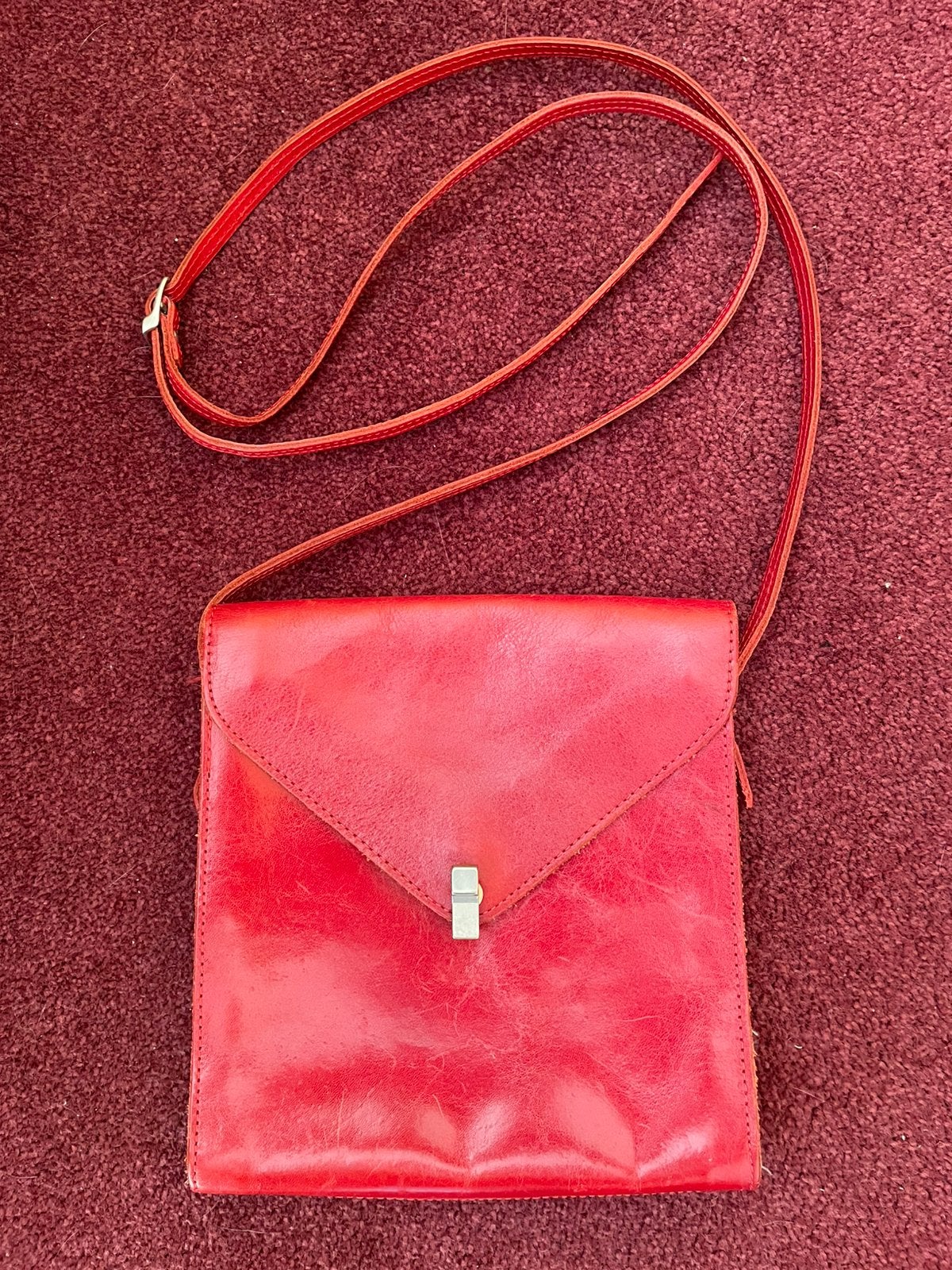 Claudio Ferrici Leren Schoudertas., Sieraden, Tassen en Uiterlijk, Verzenden, Zo goed als nieuw, Rood, Schoudertasje