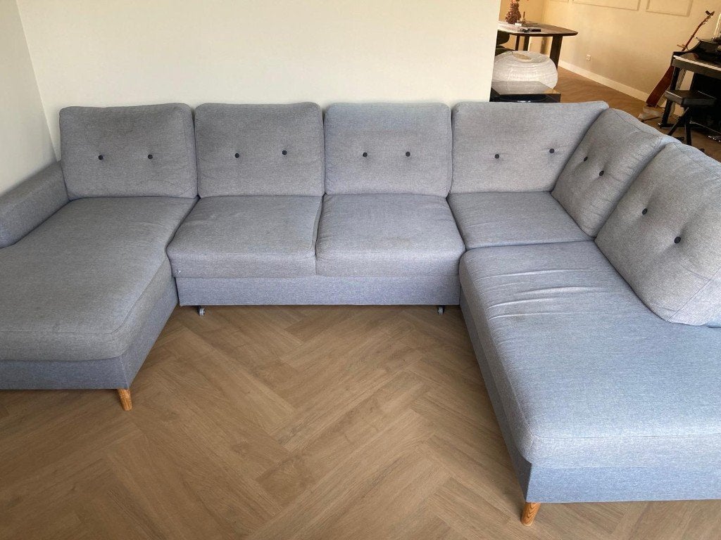 Grote grijze hoekbank (U-vorm) met slaapfunctie, Huis en Inrichting, Ophalen, 250 tot 300 cm, Gebruikt, Modern, Scandinavisch