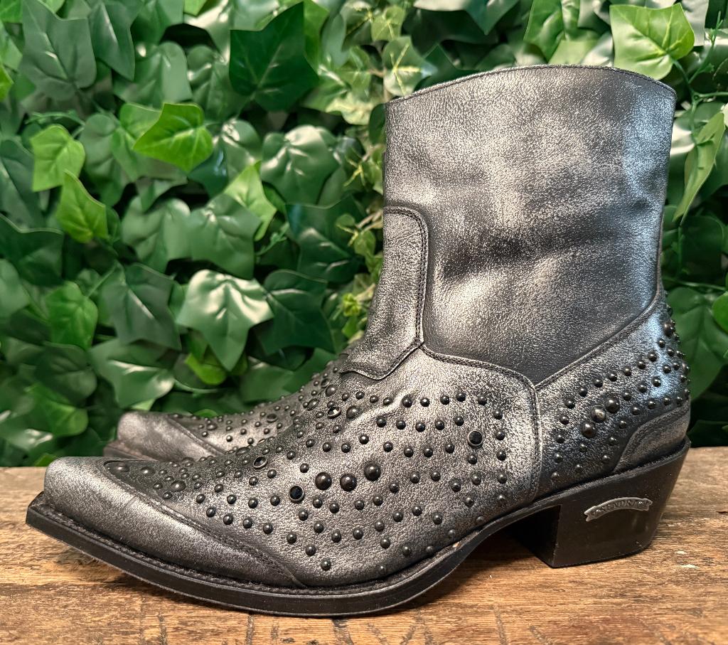 geweldig mooie aparte laarzen met studs van sendra maat 41, Sendra, Overige kleuren, Boots, Nieuw