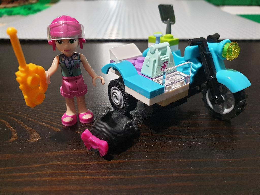 LEGO Friends minifiguur Emma met zijspan motor en dokterstas, Gebruikt, Lego, Friends, Ophalen of Verzenden