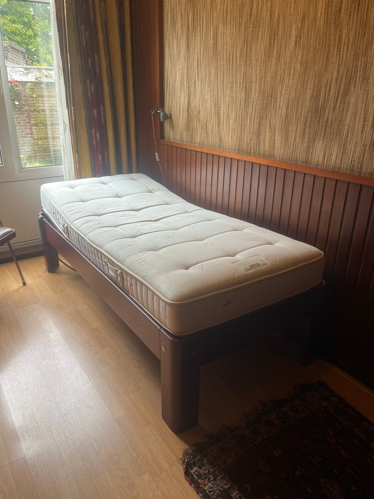 Elektrisch verstelbaar bed gratis af te halen in Den Haag, Ophalen, Gebruikt, Eenpersoons, Verstelbaar