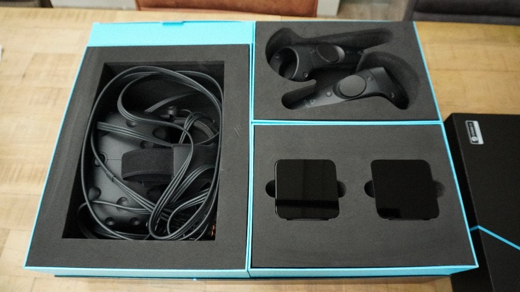 HTC Vive VR-bril (inc accessoires), Spelcomputers en Games, Virtual Reality, Ophalen, Gebruikt, VR-bril, Pc