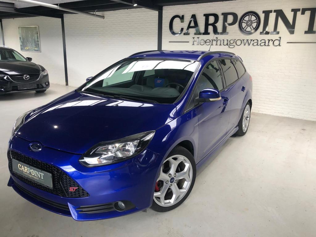 Ford Focus Wagon 2.0 EcoBoost ST-3 250 PK 2014 Recaro Cruise, Gebruikt, 4 cilinders, Blauw, Handgeschakeld