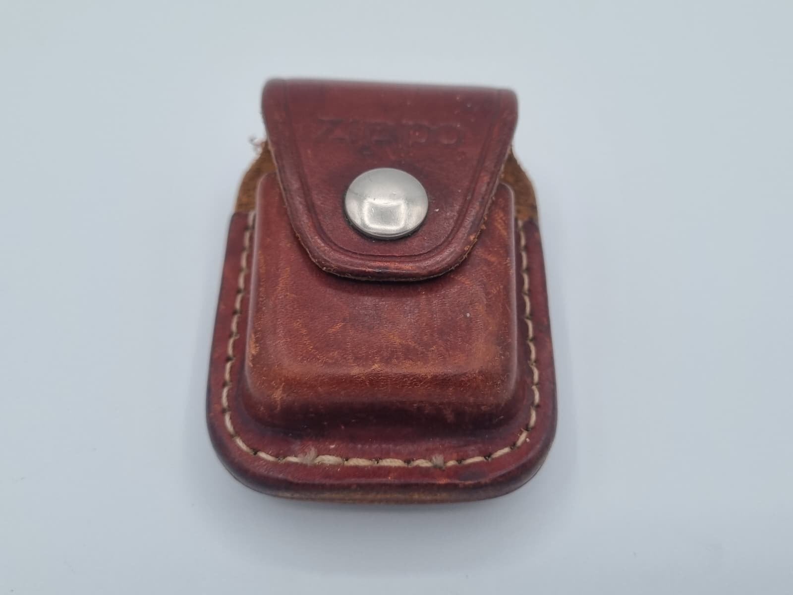 Leren Zippo hoesje bruin, Verzenden, Zo goed als nieuw, Aansteker