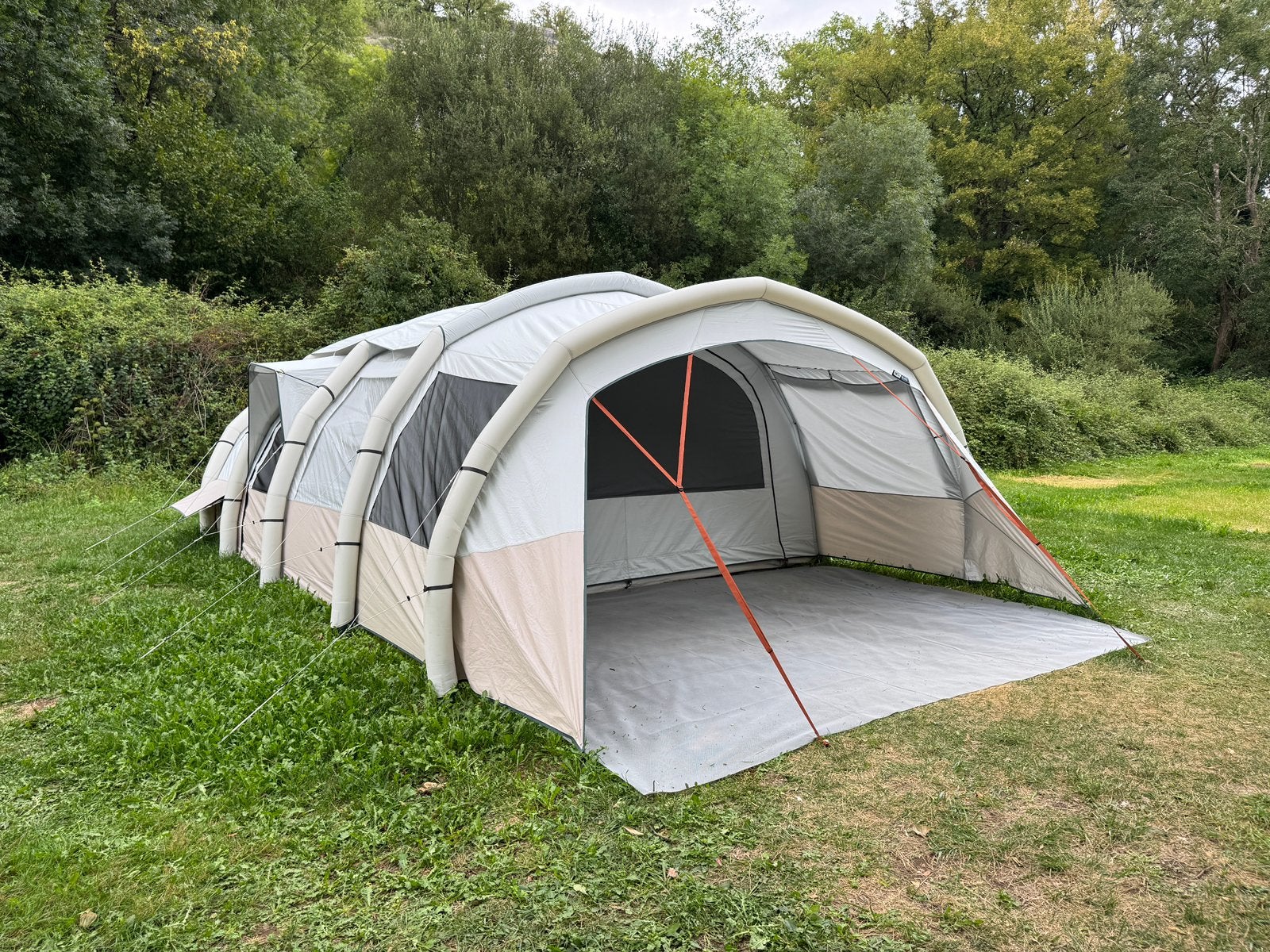 Quechua Air Seconds 6.3 XXL Fresh&Black opblaasbare tent, Ophalen, Zo goed als nieuw, Tot en met 6