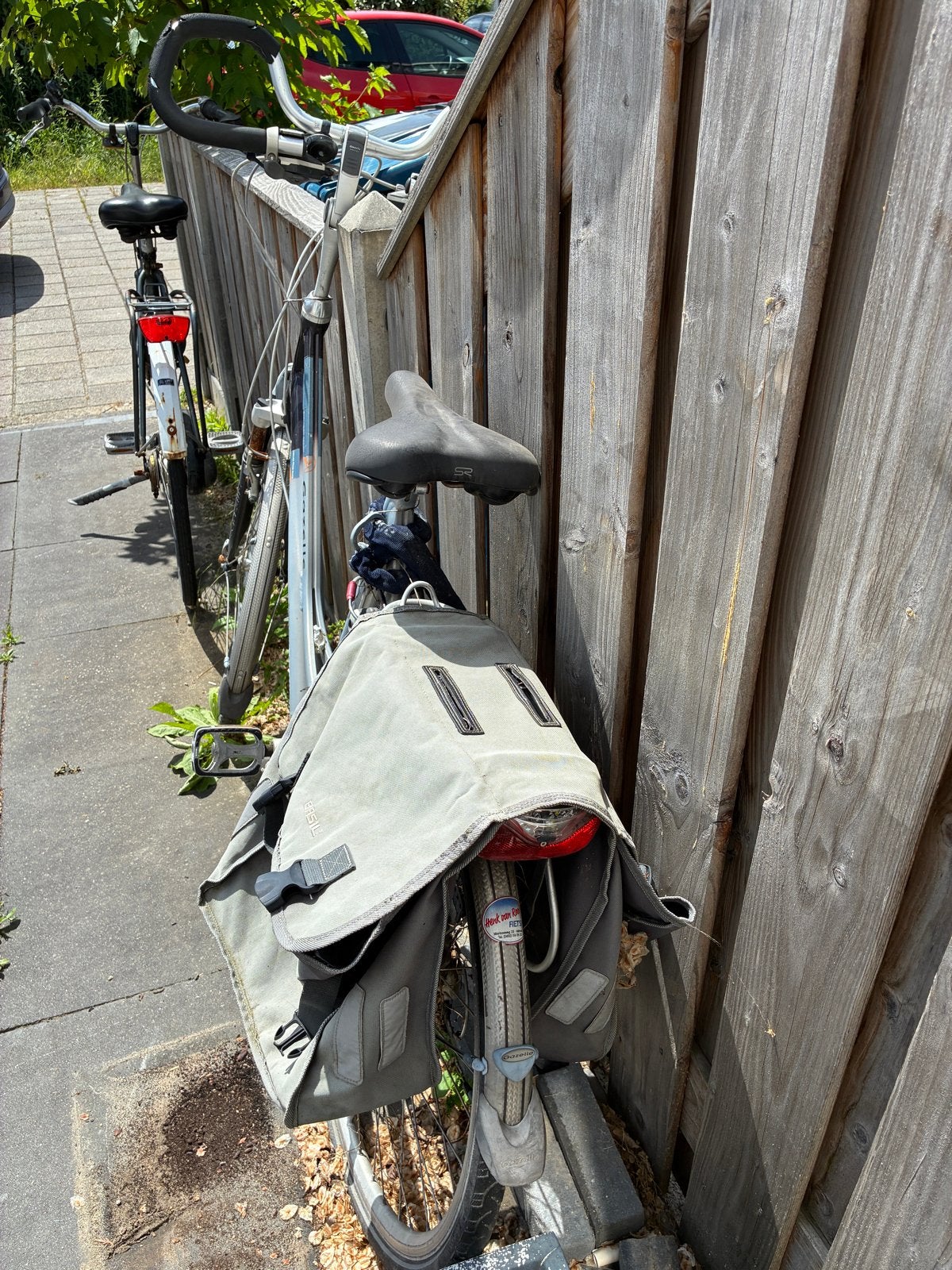 Gazelle damesfiets - Opknapper, ketting ligt eraf, Velgrem, Versnellingen, Ophalen of Verzenden, Gazelle