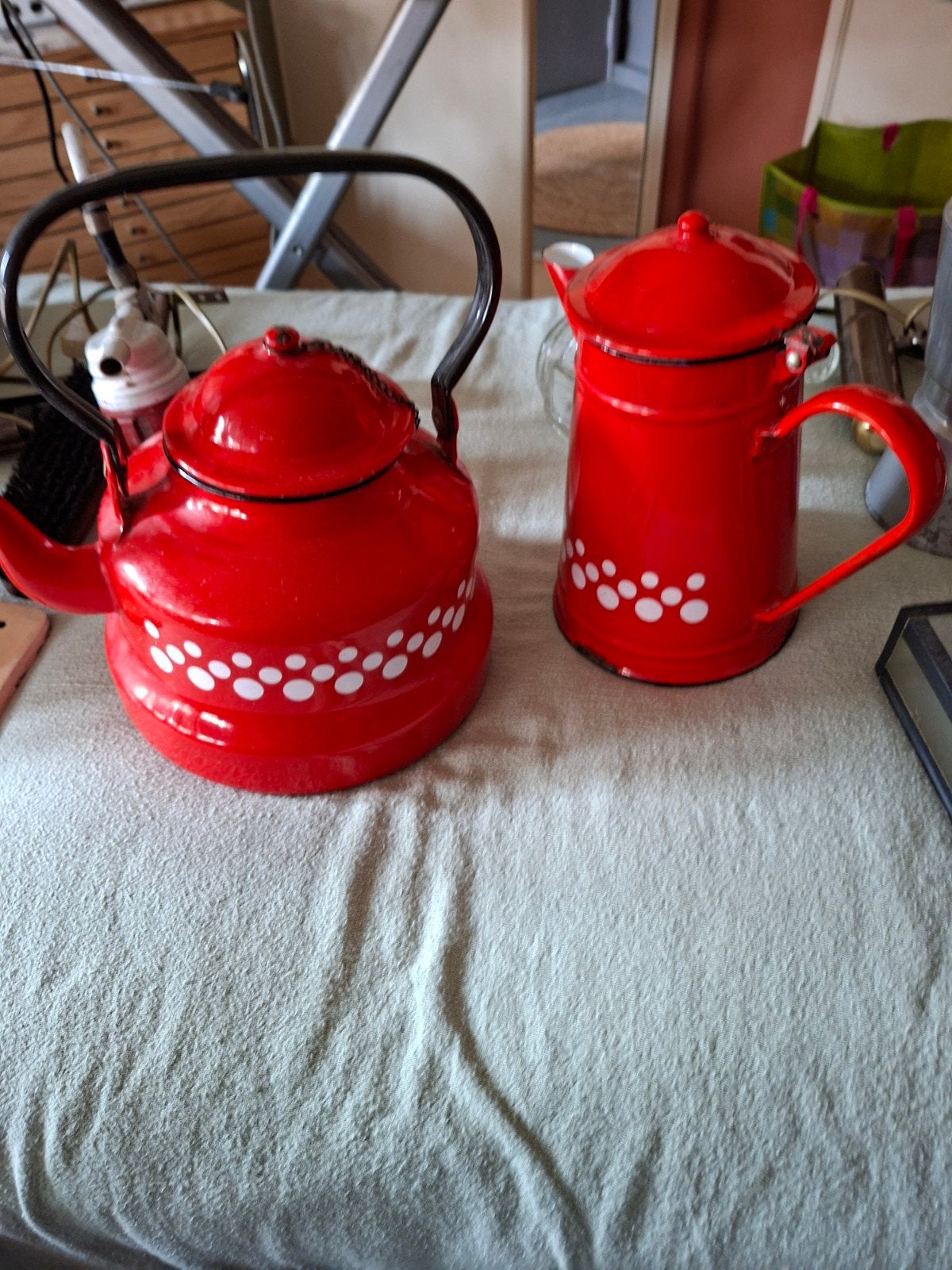 ketel en pot van ijzer, Ophalen