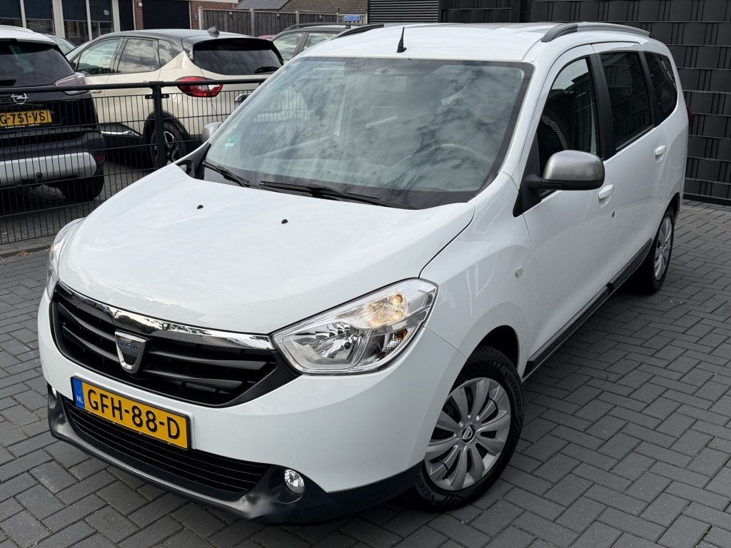 Dacia Lodgy 1.2 TCe Lauréate 7p. 2015| WIT| AIRCO| CRUISE|, Dealer onderhouden, Stof, Gebruikt, Euro 6
