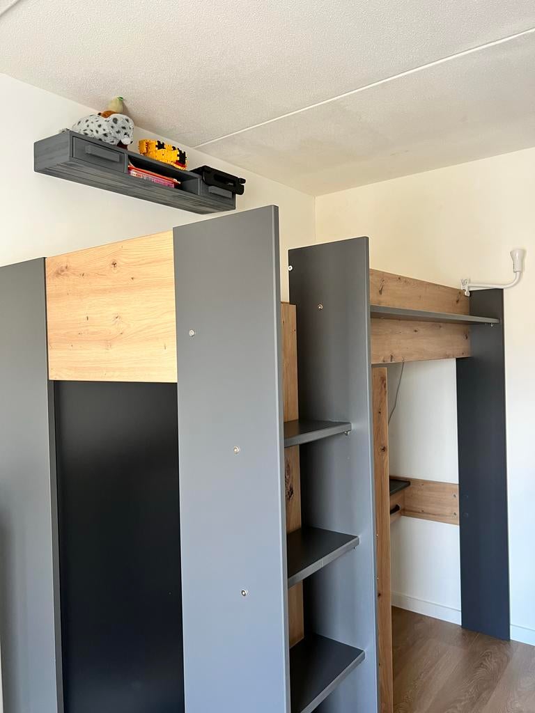 Hoogslaper met kast en bureau - 90x200 - Zo goed als nieuw, Kinderen en Baby's, Kinderkamer | Stapelbedden en Hoogslapers, Ophalen