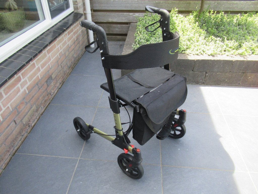 Z.G.A.N. MultiMotion Double lichtgewicht rollator Champagne, Diversen, Rollators, Ophalen of Verzenden, Lichtgewicht