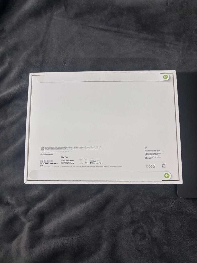 Foto 10 van MacBook Pro 2026 M5 14" Nano 24GB/1TB Spacezwart Ongebruikt