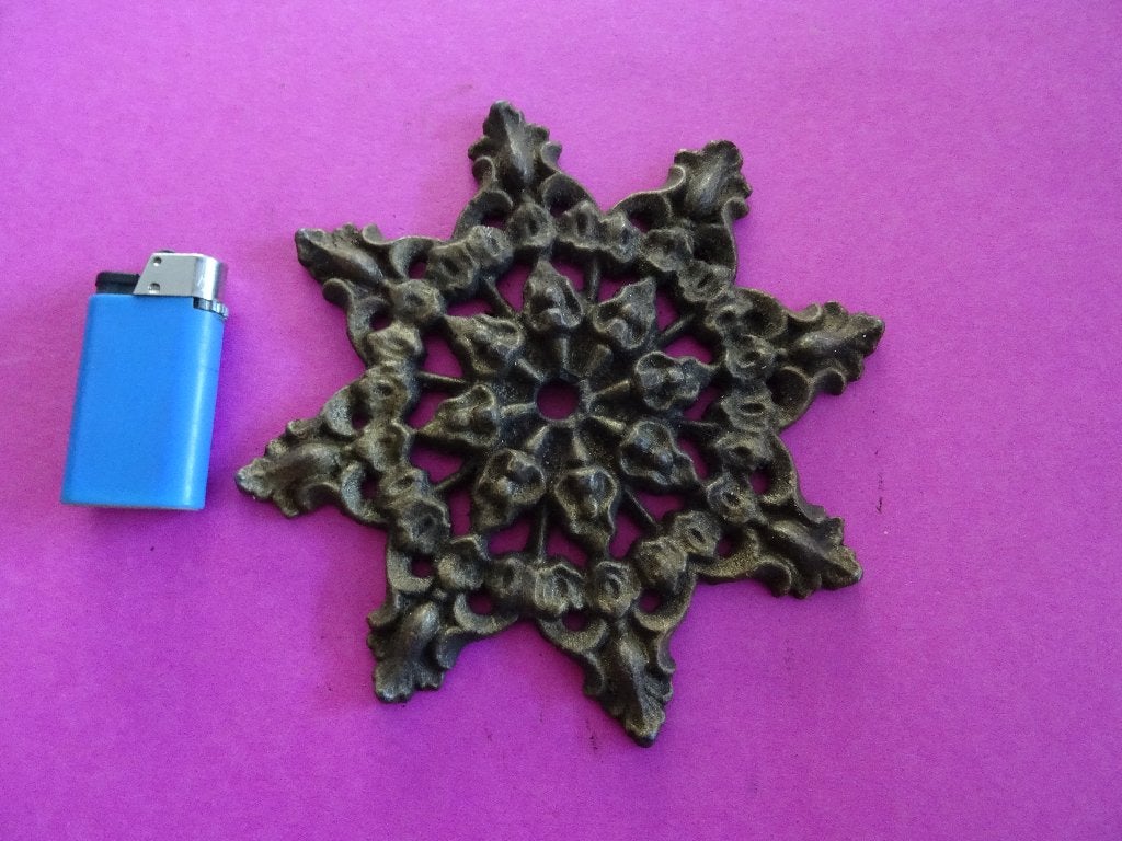 ANTIEK KOPEREN ORNAMENT ROZET, Ophalen of Verzenden, Brons