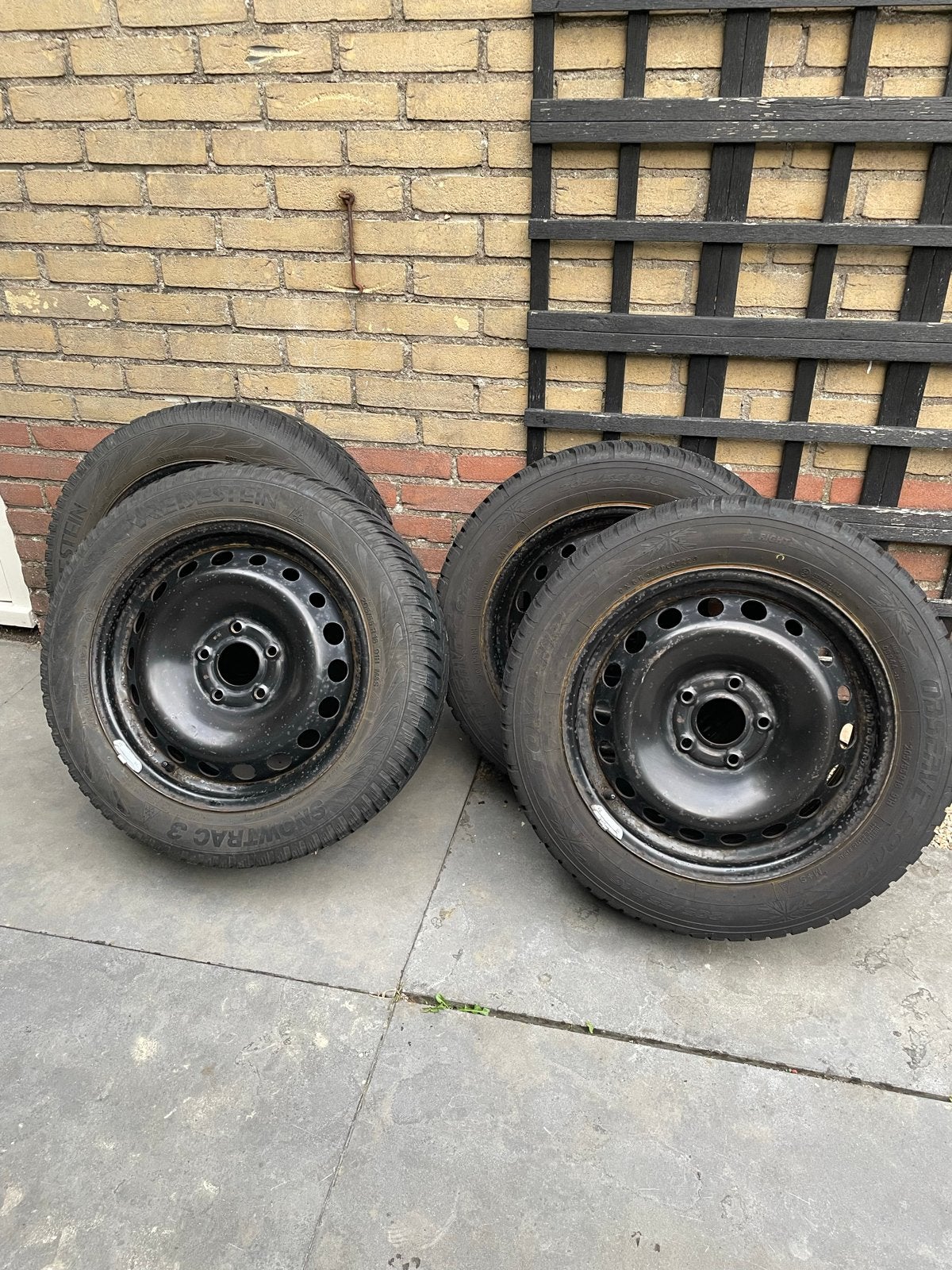 Winterbanden op stalen velgen 205/55 R16, Auto-onderdelen, Ophalen, Gebruikt, 16 inch, Banden en Velgen