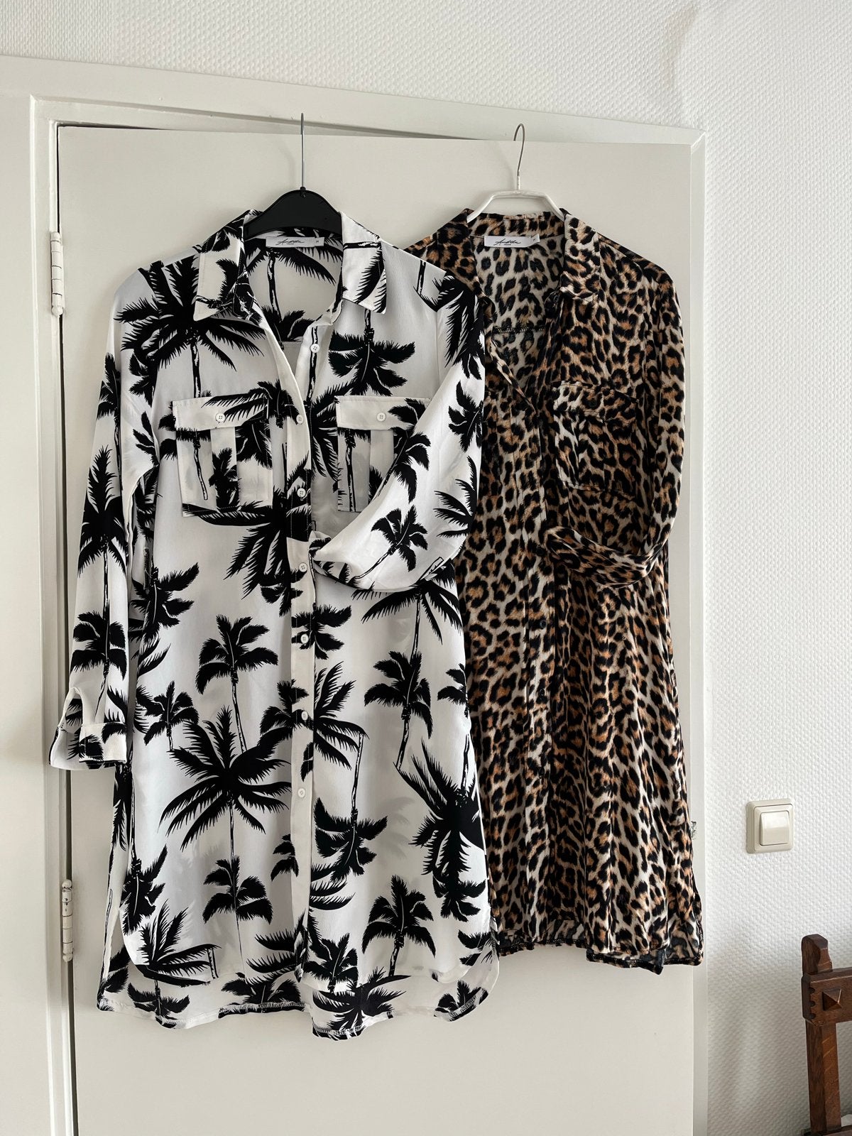 2 Doorknoop Jurken: Palmboom & Luipaardprint - Maat M, Maat 38/40 (M), Zwart, Ophalen of Verzenden, Knielengte