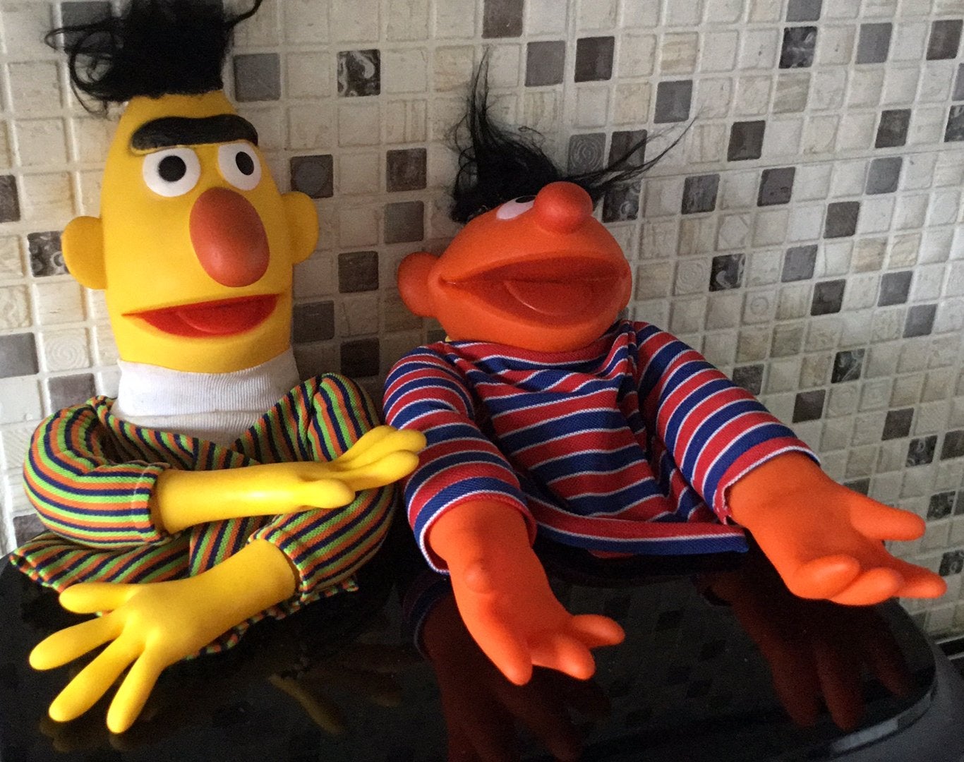 Sesamstraat Bert en Ernie poppenkast poppen, Ophalen of Verzenden, Zo goed als nieuw, Pop