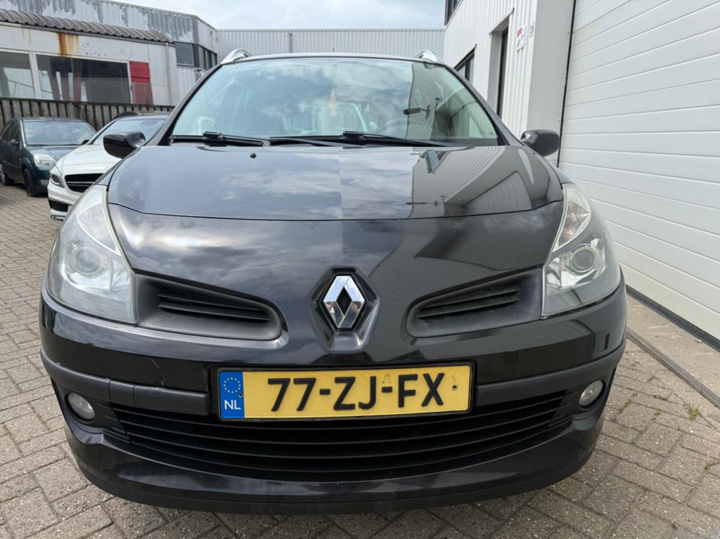 Renault Clio1.2 Estate|NWE APK|LMV|AIRCO|TREKHAAK|ELK PAKKET, Auto's, Voorwielaandrijving, Zwart, 4 cilinders, 1095 kg