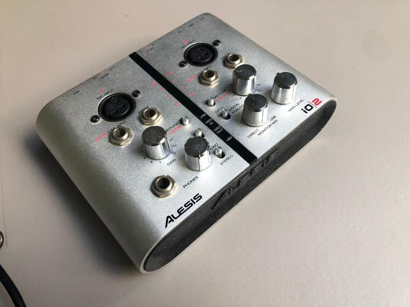 Alesis i02 usb audio interface, Ophalen of Verzenden, Gebruikt, Minder dan 5 kanalen, Microfooningang