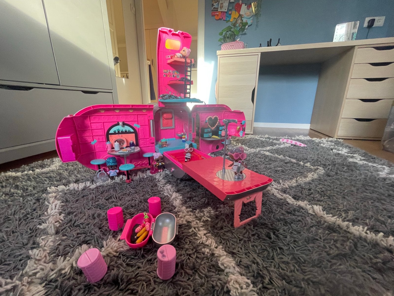 L.O.L. Surprise! 4-in-1 Glamper Camper met accessoires, Ophalen of Verzenden, Zo goed als nieuw