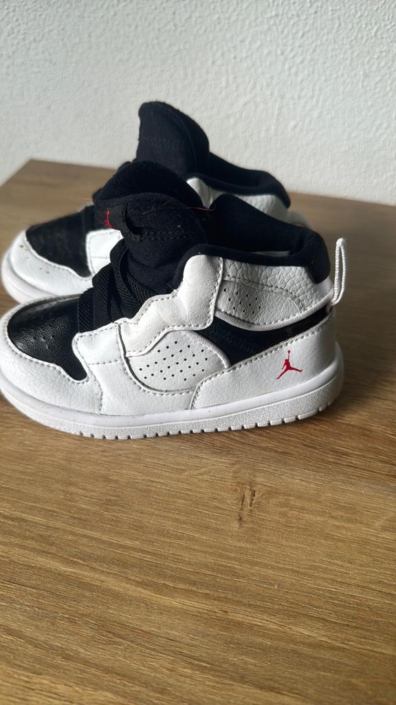 Jordan schoenen maat 23,5, Kinderen en Baby's, Kinderkleding | Schoenen en Sokken, Schoenen, Ophalen of Verzenden, Zo goed als nieuw