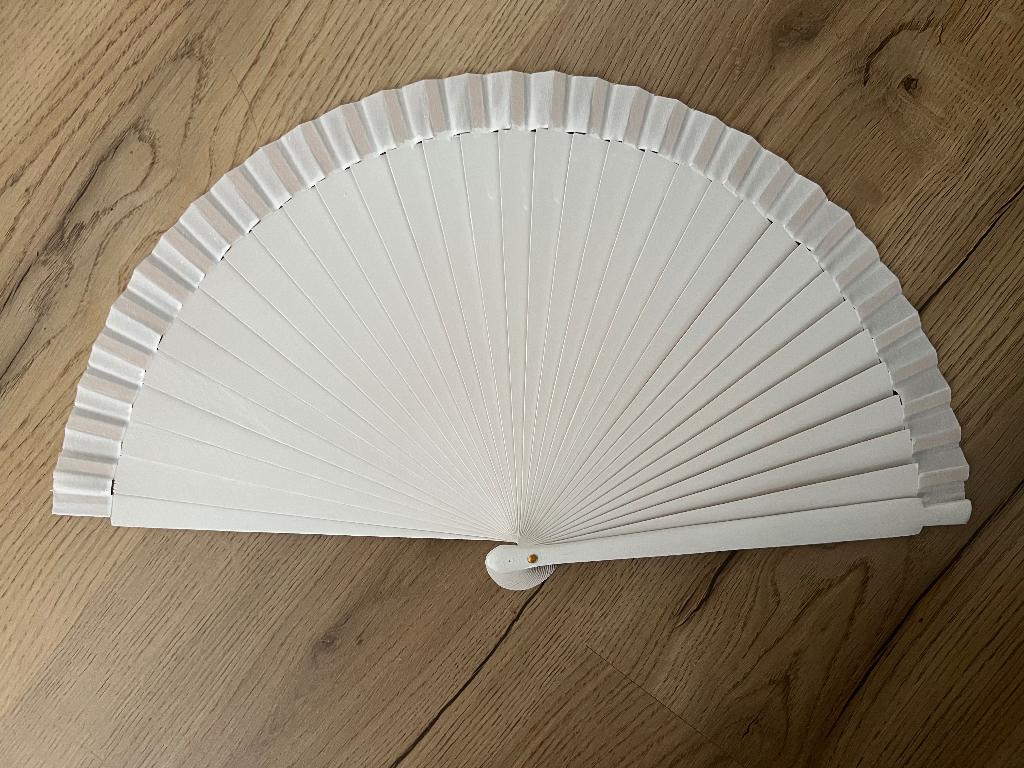 Witte houten waaiers 26 stuks, Ophalen, Zo goed als nieuw, Overige typen, Geboorte of Huwelijk