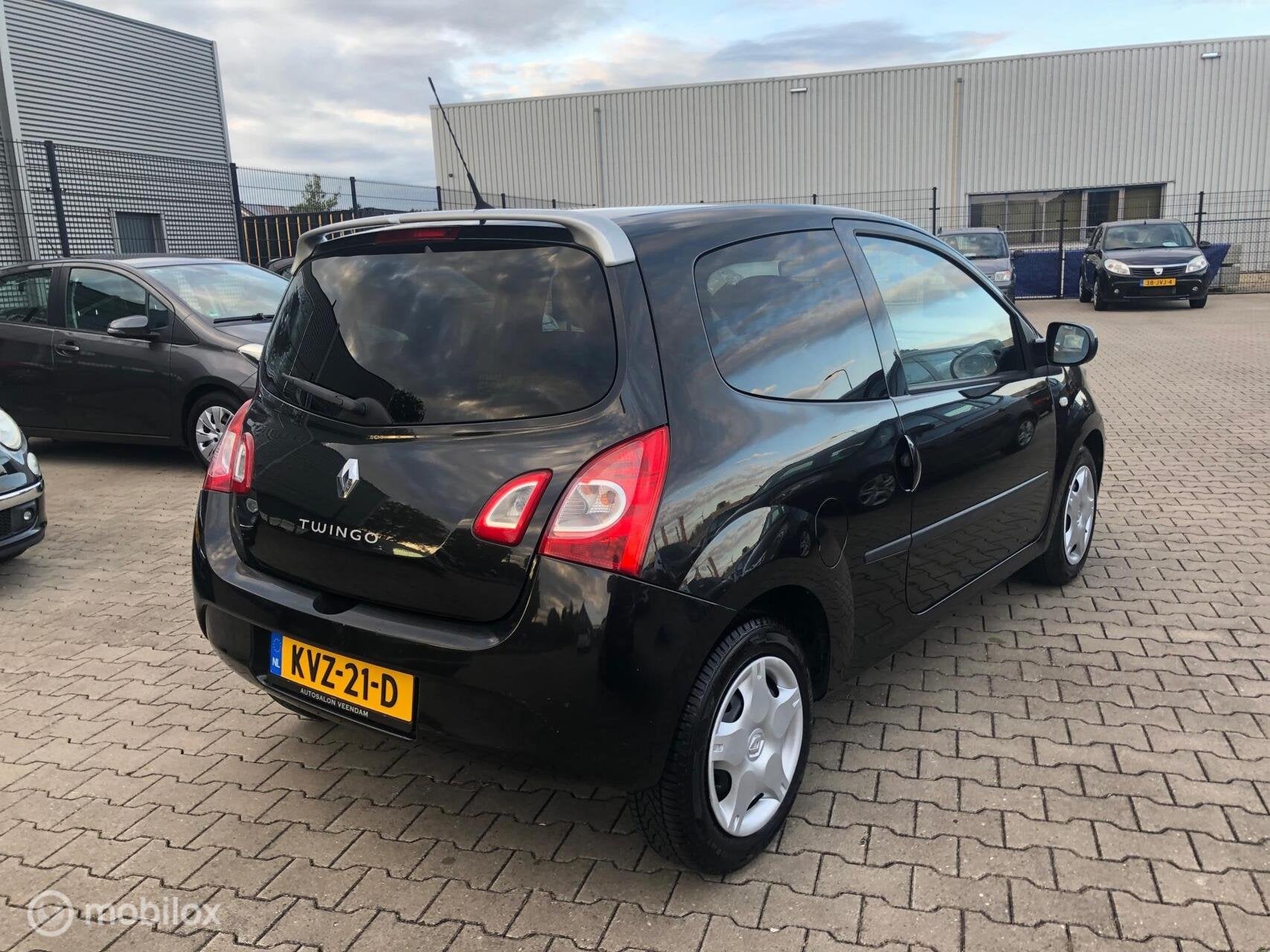 Renault Twingo 1.2 16V Dynamique Airco Cruise Ell Pakk, Auto's, Voorwielaandrijving, Euro 5, Gebruikt, Zwart