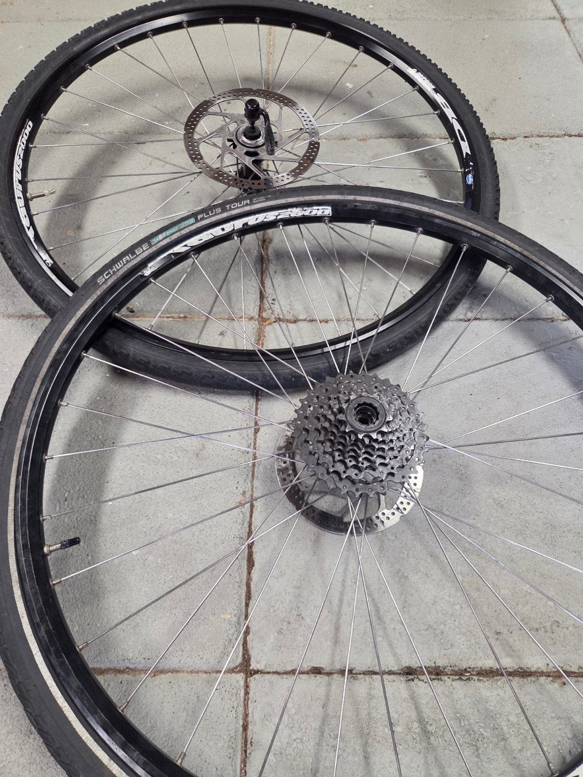 28 inch fietswielen met schijfremmen en cassette, Elektrische fiets, Gebruikt, Schwalbe, Aluminium