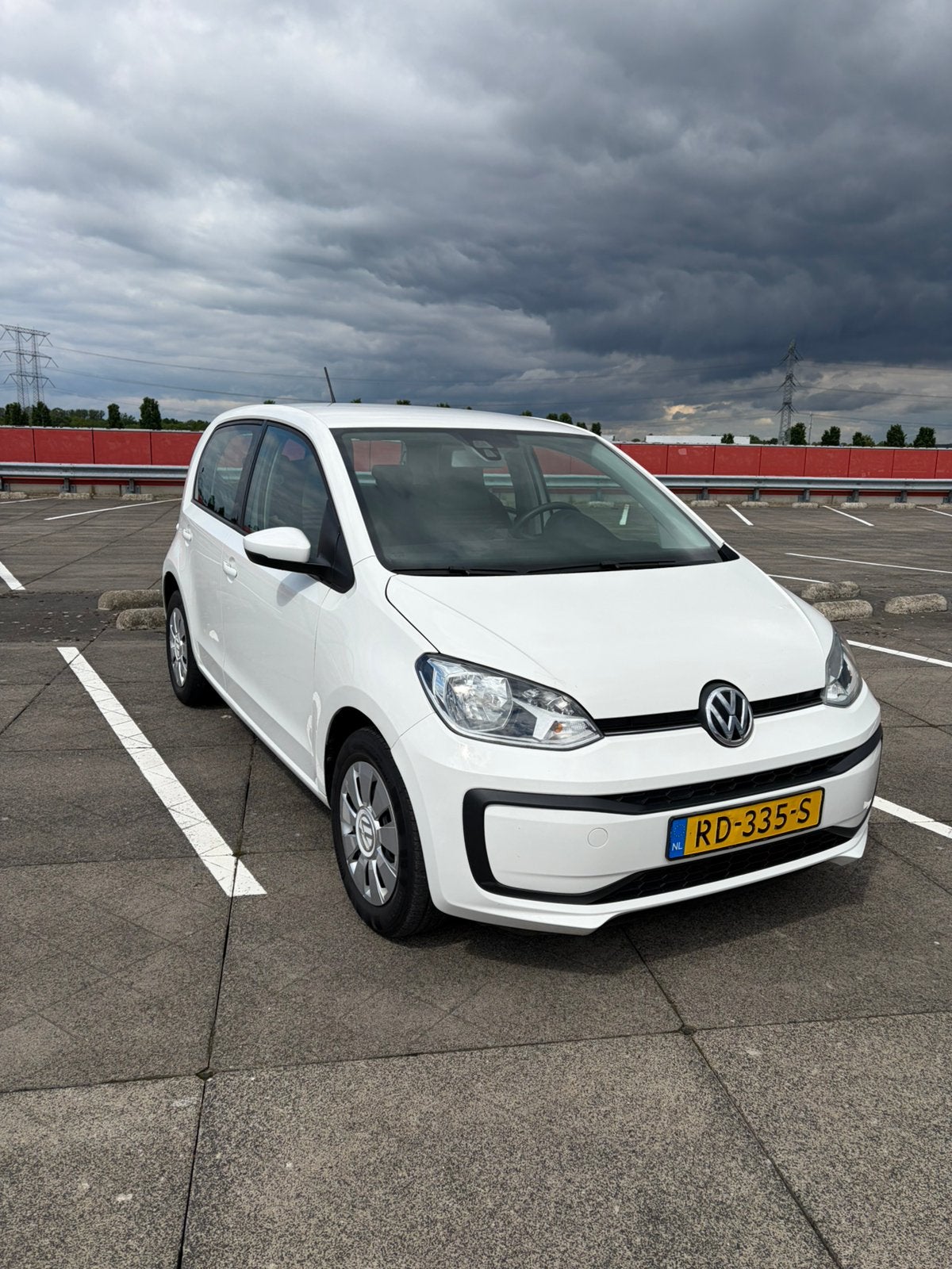 Volkswagen up! FL 5deurs NAP airco dab wit zuinig, Voorwielaandrijving, Start-stop-systeem, Stof, 4 stoelen