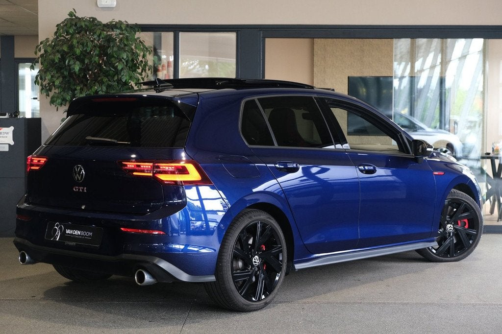 Volkswagen Golf 8 2.0 TSI GTI 245PK DSG Pano IQ Led Cam Mist, Auto's, 730 kg, Gebruikt, Zwart, 4 cilinders