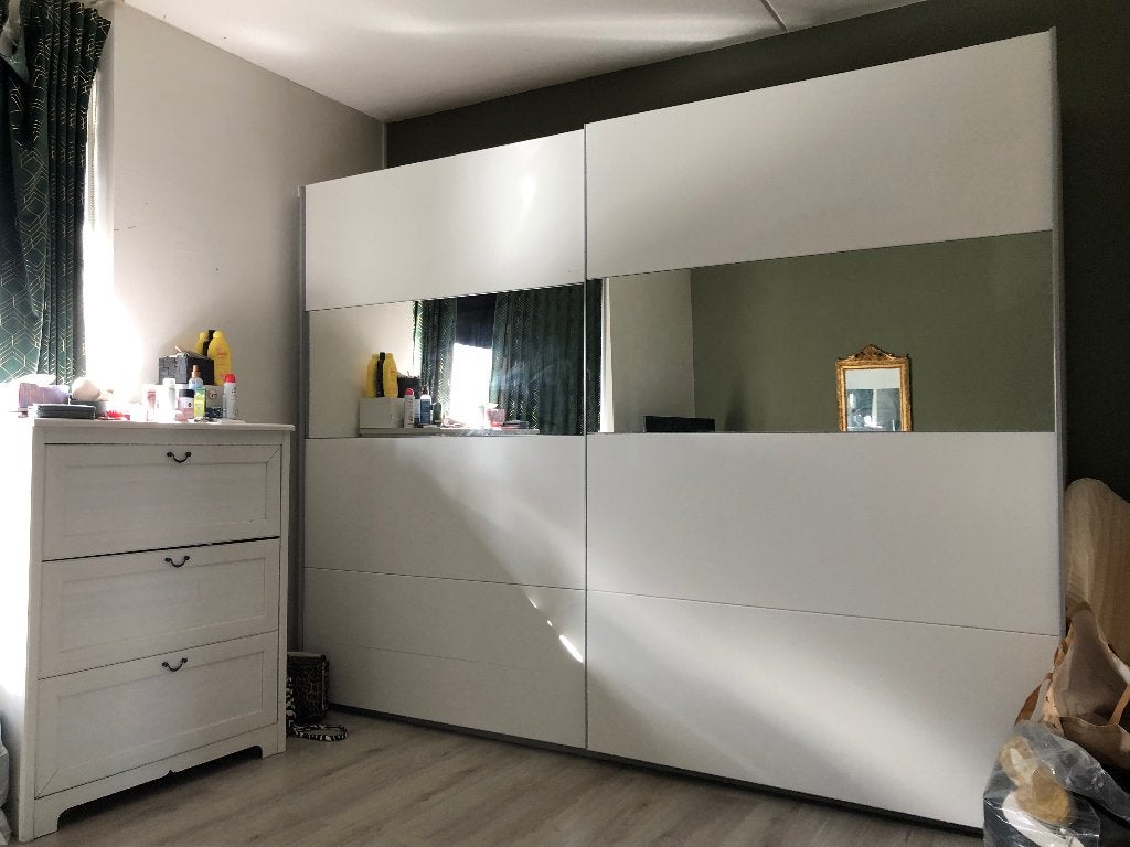 Grote schuifdeurkast van home24, Ophalen, 200 cm of meer, Zo goed als nieuw, 200 cm of meer