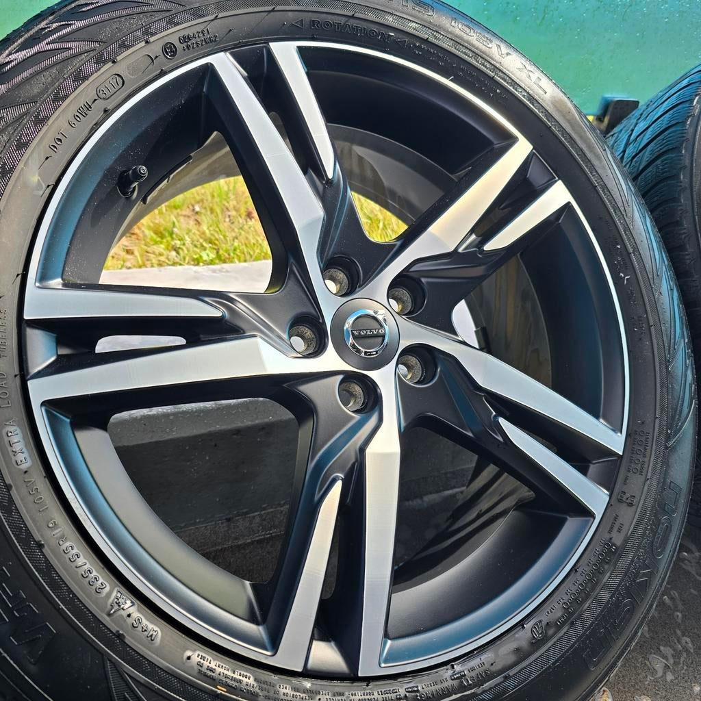 Origineel Volvo XC60 R design winterset 235-55-19 105V, Auto-onderdelen, Banden en Velgen, Band(en), Winterbanden, 19 inch, 235 mm