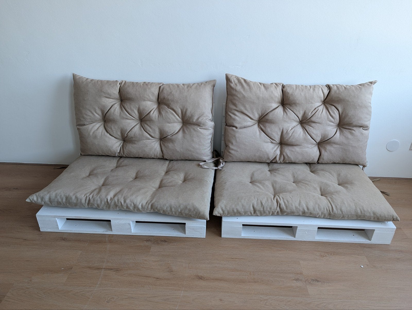 Witte Palletbank (100x60cm) met rugleuning, Tuin en Terras, Tuinbanken, Ophalen, Gebruikt, Hout