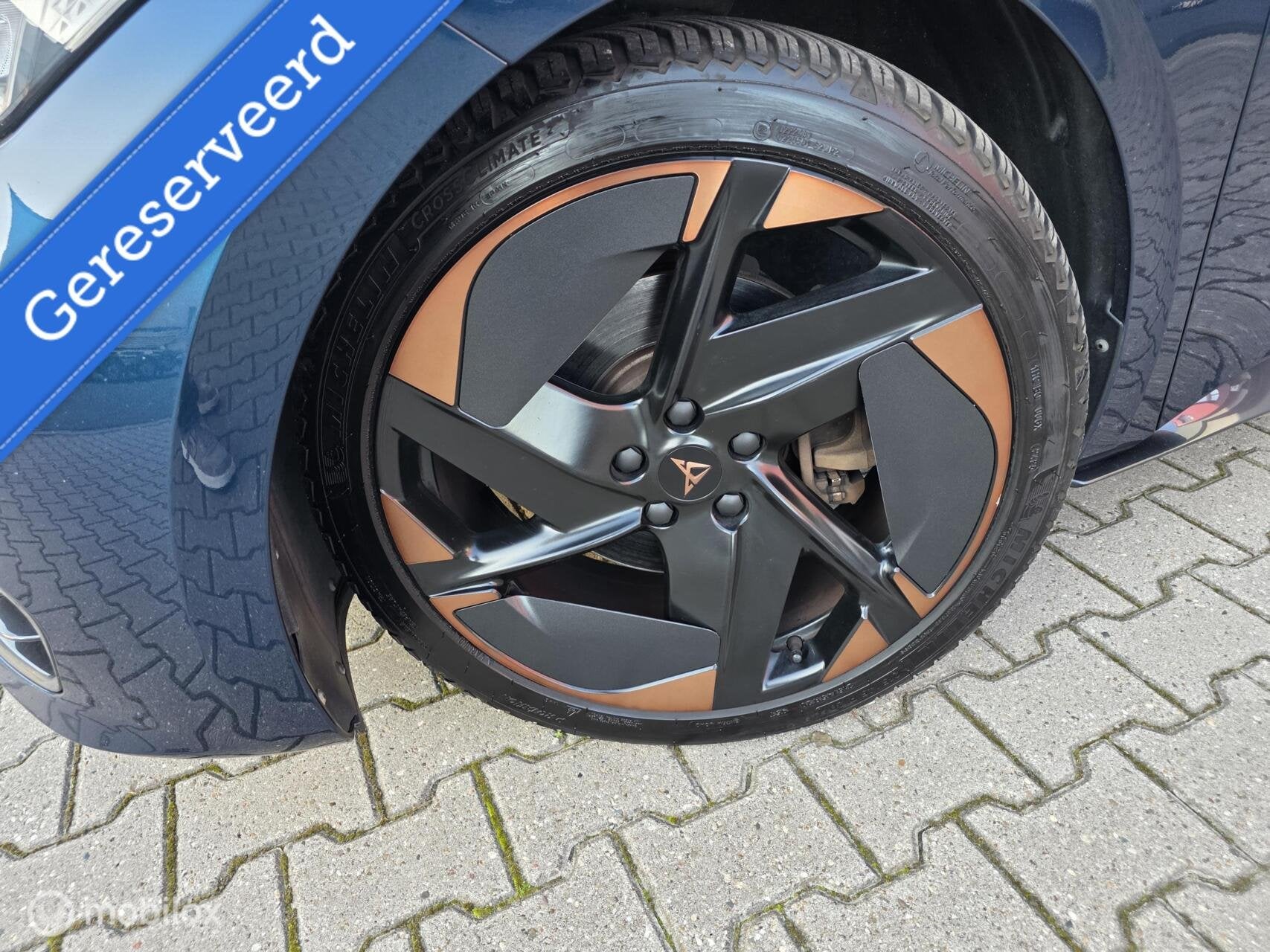 CUPRA Born Copper/ SOH 91.6% / Pano-dak/ HUD / Warmtepomp, Auto's, Automaat, Dealer onderhouden, Gebruikt, Blauw
