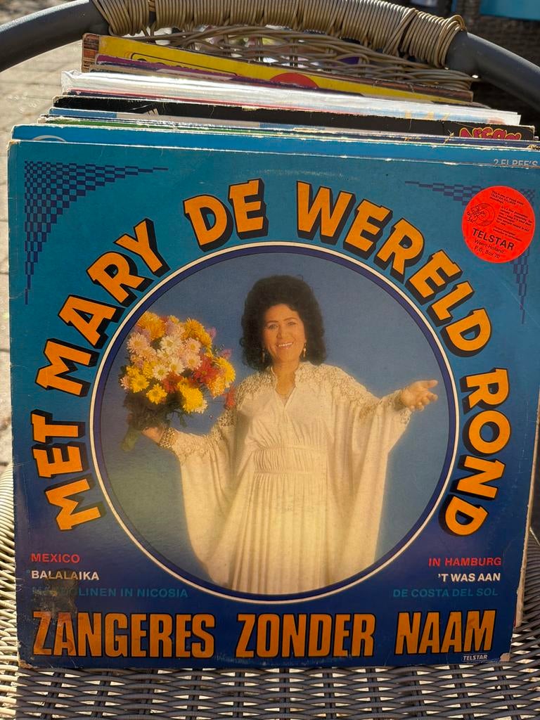 T2.  Zangeres Zonder Naam - Met Mary De Wereld Rond LP, Ophalen of Verzenden, Gebruikt, 12 inch, Levenslied of Smartlap